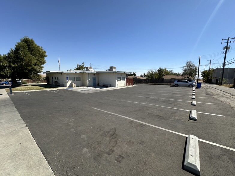 165 Center St, Taft, CA for sale - Building Photo - Image 3 of 8