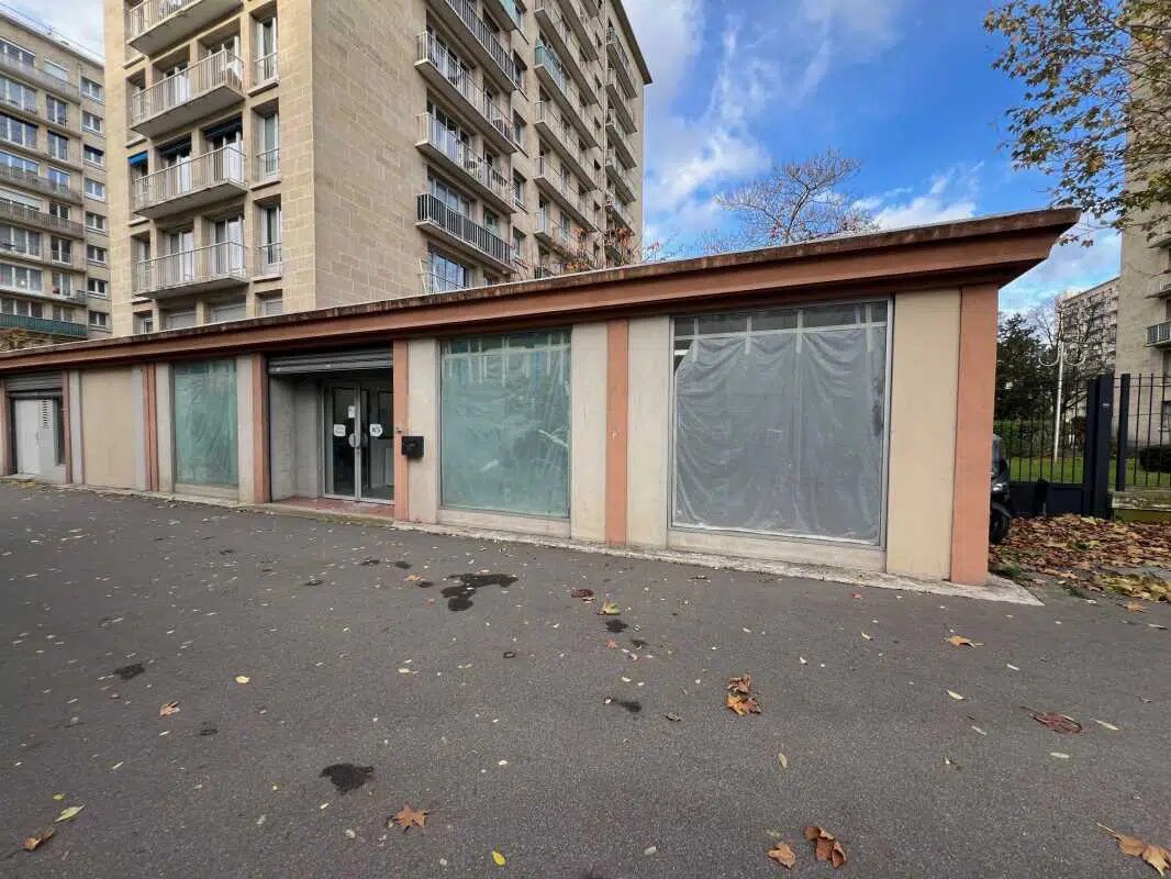 Office in Paris for lease Building Photo- Image 1 of 5