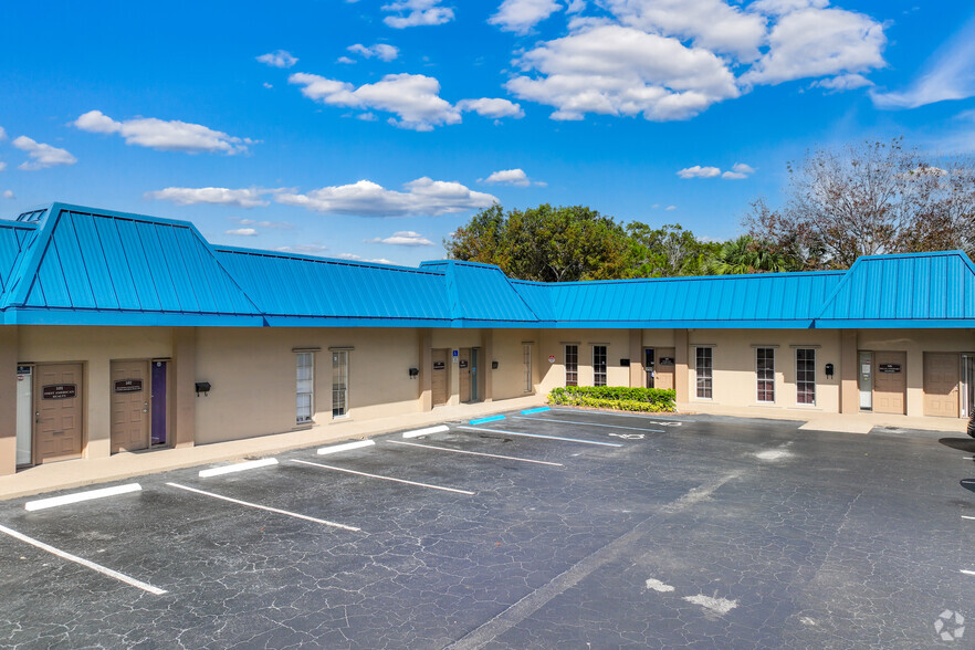 2501 W Hillsboro Blvd, Deerfield Beach, FL for lease - Building Photo - Image 2 of 11