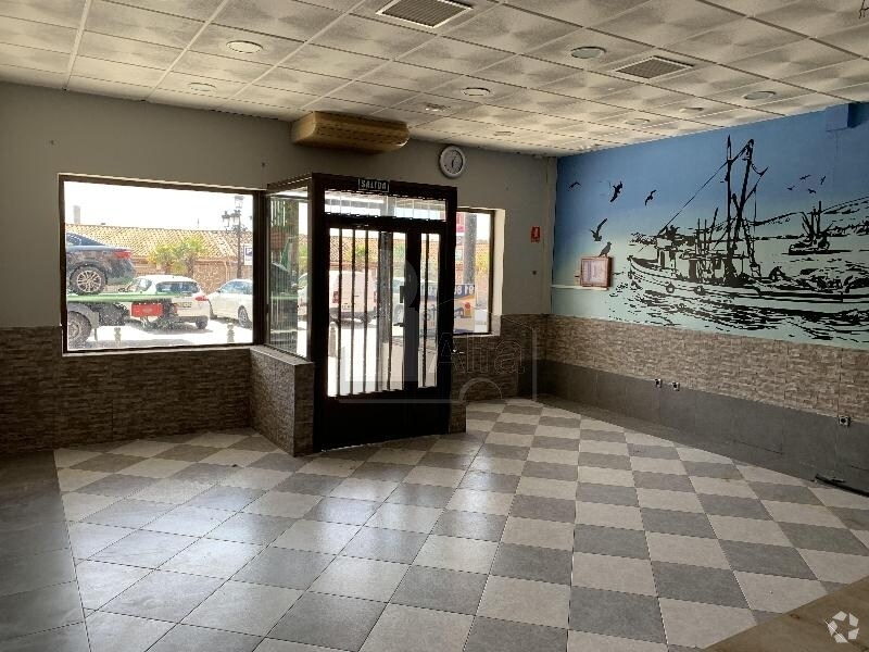 Retail in Navas del Rey, Madrid for lease Interior Photo- Image 1 of 2