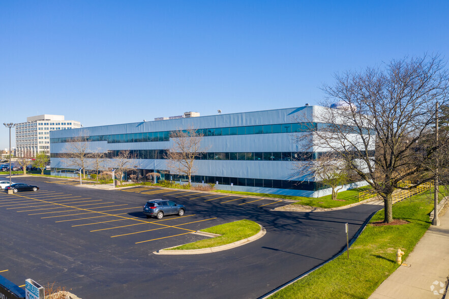 246 E Janata Blvd, Lombard, IL for lease - Building Photo - Image 1 of 10