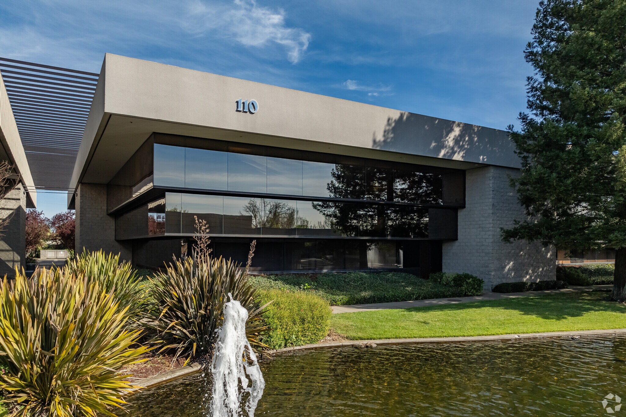 110 Stony Point Rd, Santa Rosa, CA for sale Primary Photo- Image 1 of 1