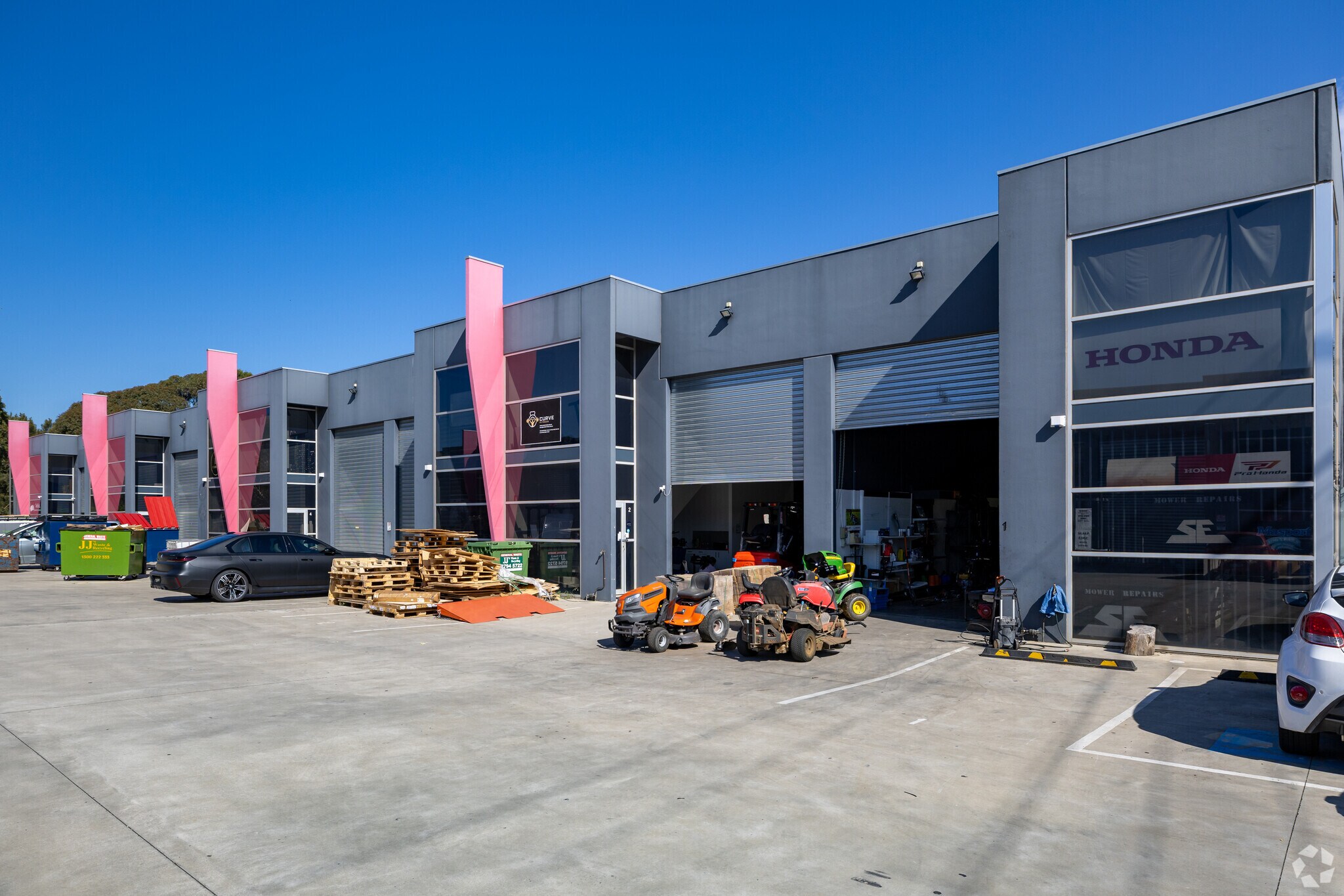 7-9 Linmax Ct, Point Cook for lease Primary Photo- Image 1 of 5