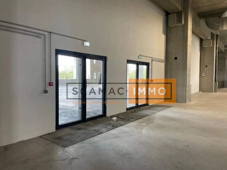 Office in Colombes for lease - Building Photo - Image 2 of 13