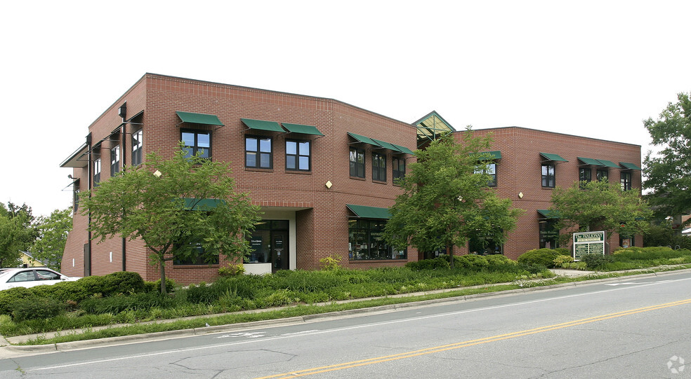 205 W Main St, Carrboro, NC for lease - Building Photo - Image 2 of 4