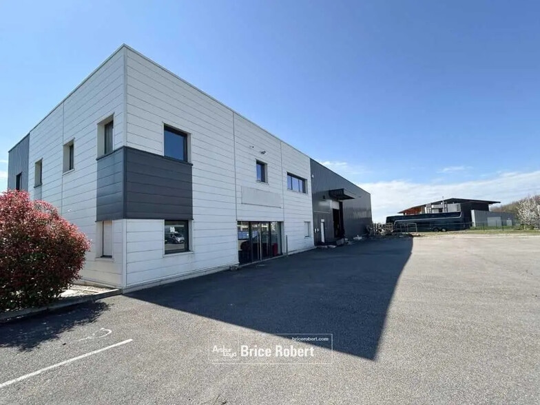 Flex in Janneyrias for sale - Building Photo - Image 3 of 5