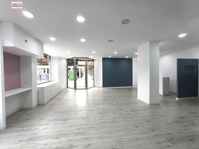 Retail in Almussafes for lease - Building Photo - Image 1 of 13