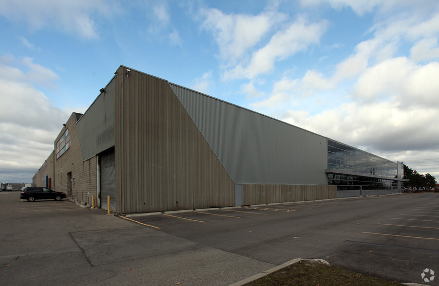 8550 Airport Rd, Brampton, ON for lease - Building Photo - Image 2 of 3