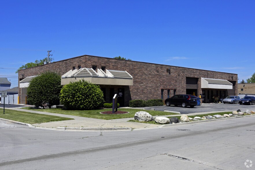 8394-8396 S 77th Ave, Bridgeview, IL for sale - Primary Photo - Image 1 of 1