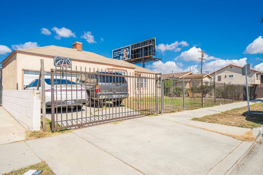 1021-1026 W Century Blvd, Los Angeles, CA for sale - Building Photo - Image 2 of 13