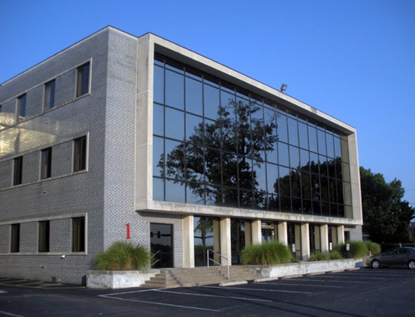 2101 N Front St, Harrisburg, PA for lease - Building Photo - Image 1 of 3