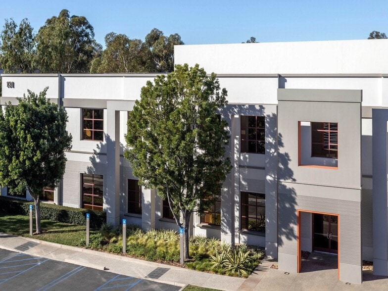 111 Academy Dr, Irvine, CA for lease - Primary Photo - Image 1 of 40