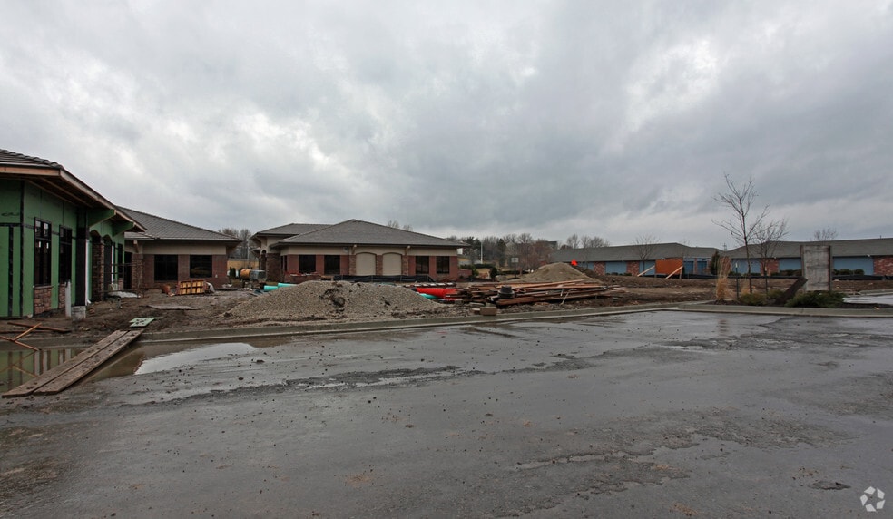 11001-11025 Hauser St, Lenexa, KS for sale - Building Photo - Image 3 of 8