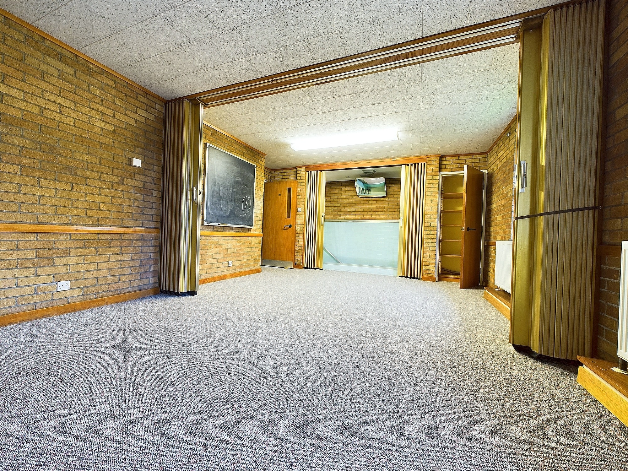 4 Upper Bourtree Dr, Rutherglen for lease Interior Photo- Image 1 of 2