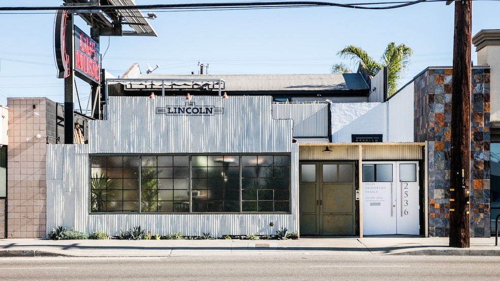 2536 Lincoln Blvd, Venice, CA for lease - Building Photo - Image 2 of 59