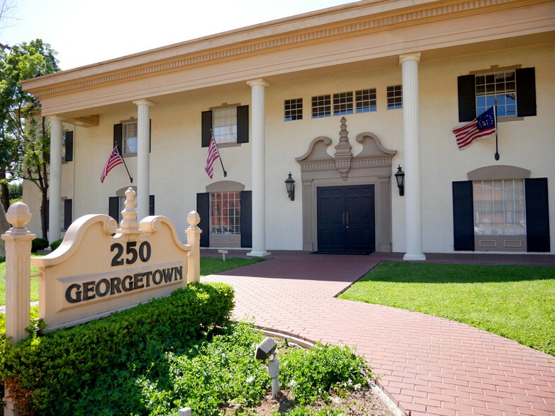 The Georgetown Building - Loft