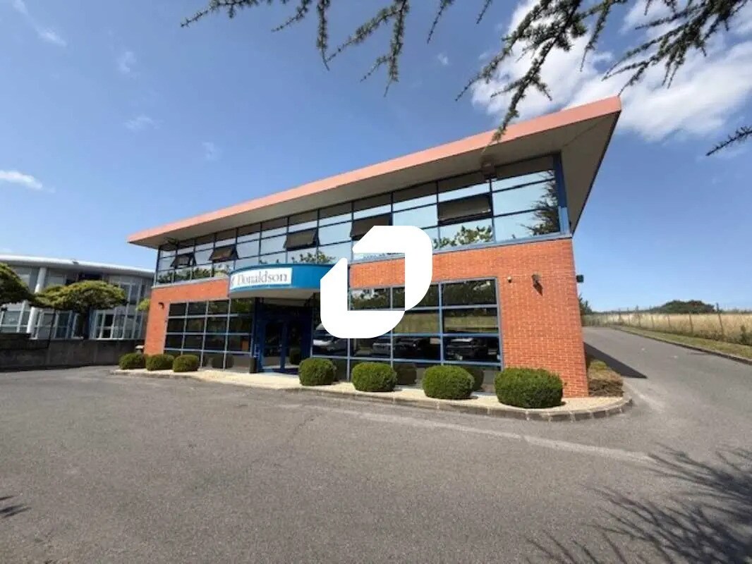 Industrial in Vigny for lease Building Photo- Image 1 of 13