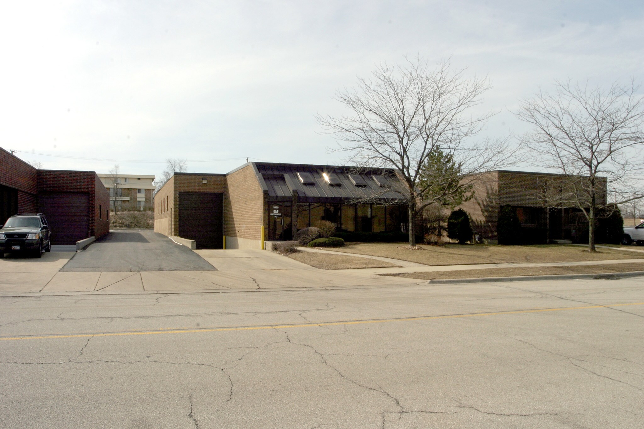 3989 Grove Ave, Gurnee, IL for sale Primary Photo- Image 1 of 1