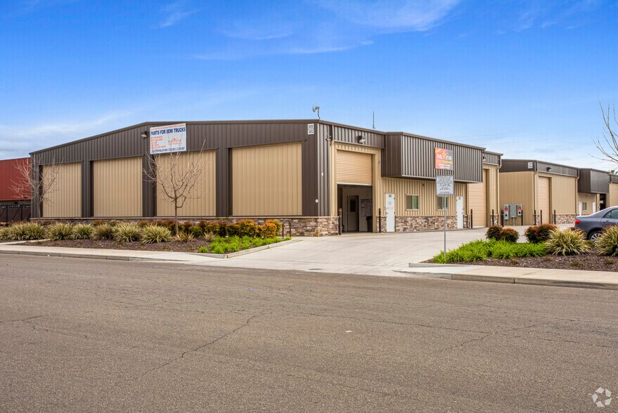 3050-3052 Spengler Ave, Turlock, CA for lease - Building Photo - Image 3 of 9