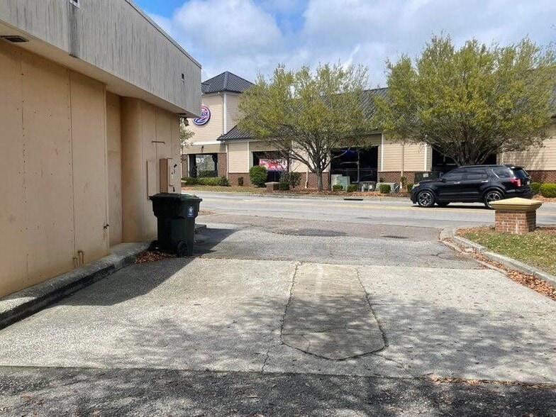 136 St James Ave, Goose Creek, SC for sale - Building Photo - Image 2 of 10