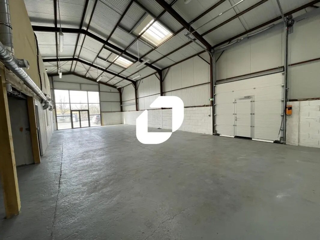 Flex in Reims for lease Building Photo- Image 1 of 15