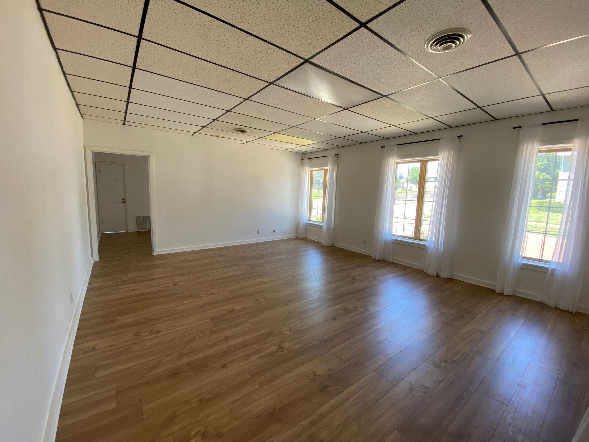 1100 N Lincoln Ave, York, NE for lease Interior Photo- Image 1 of 4