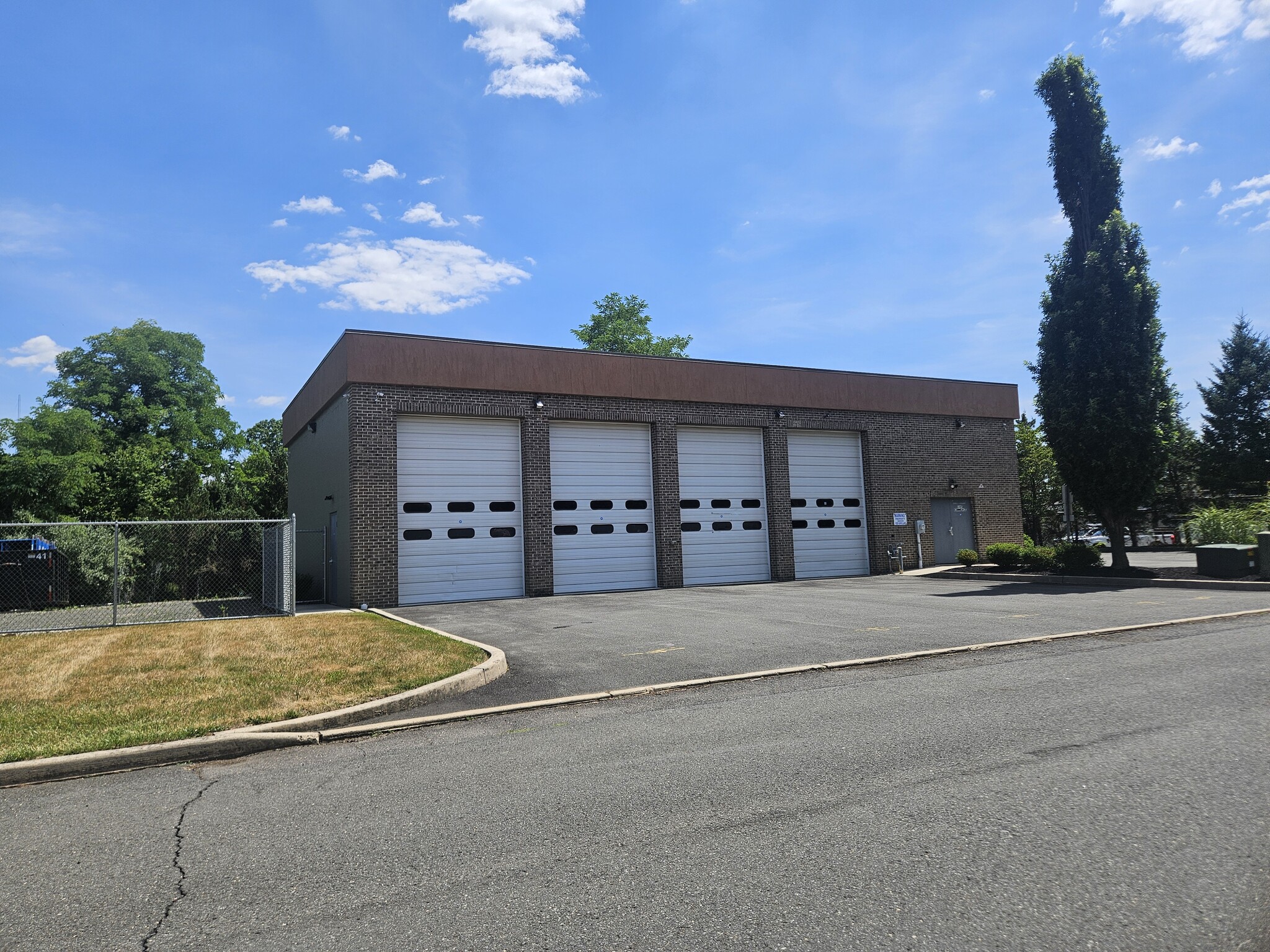 105 Commerce Ave, Ewing, NJ for sale Primary Photo- Image 1 of 10