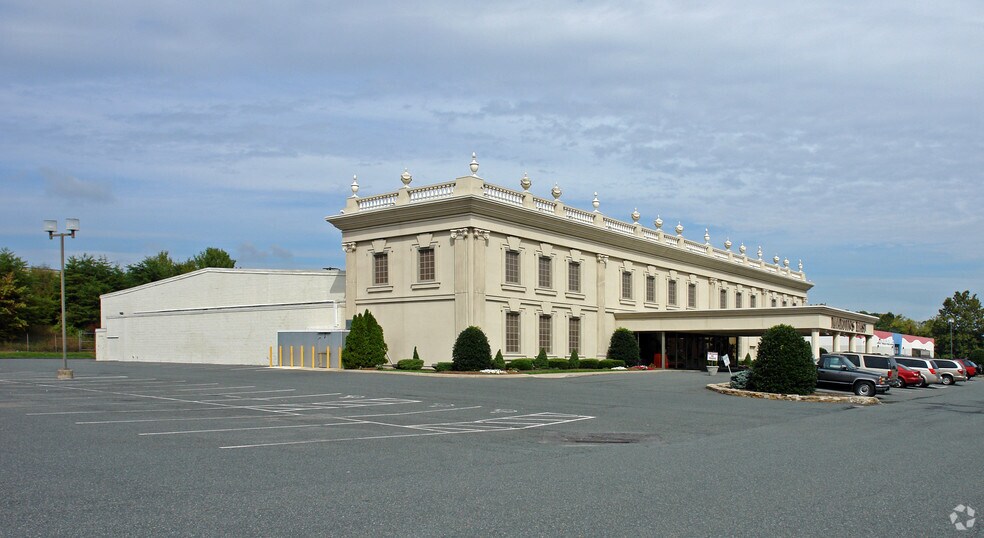 9000 Pulaski Hwy, Middle River, MD for sale - Building Photo - Image 1 of 1