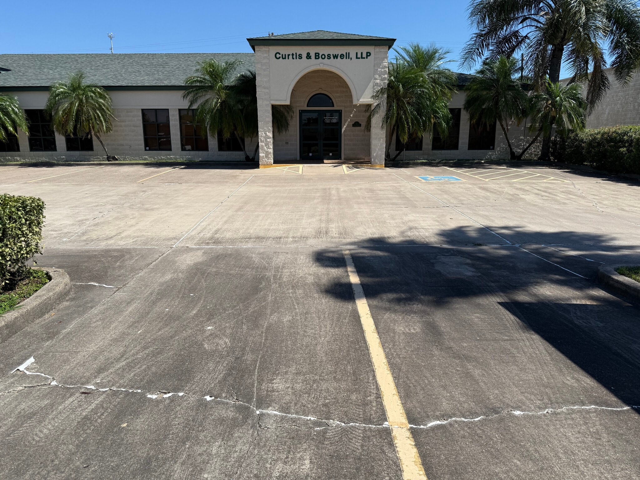 515 E Harrison Ave, Harlingen, TX for lease Primary Photo- Image 1 of 3