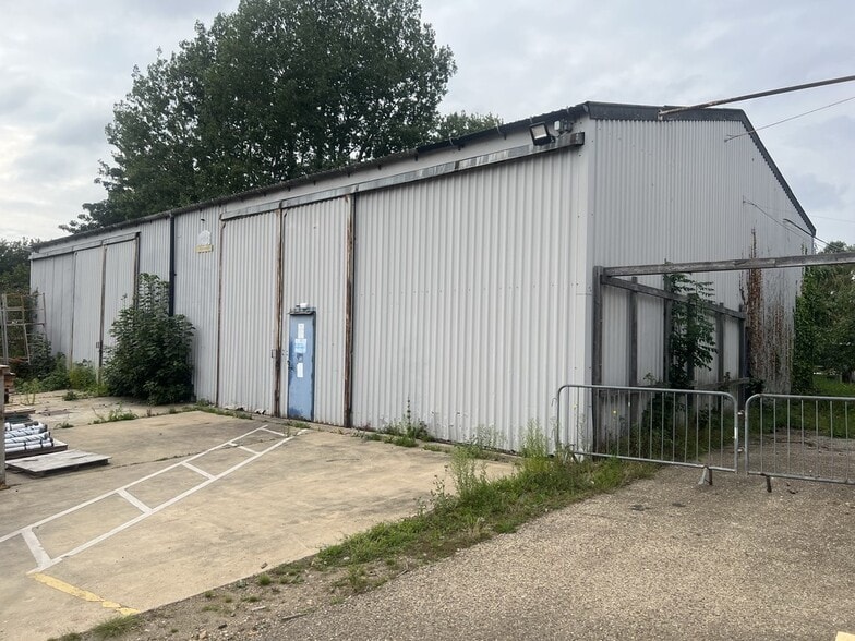 31-33 Bridge Rd, Sutton Bridge for lease - Building Photo - Image 2 of 6