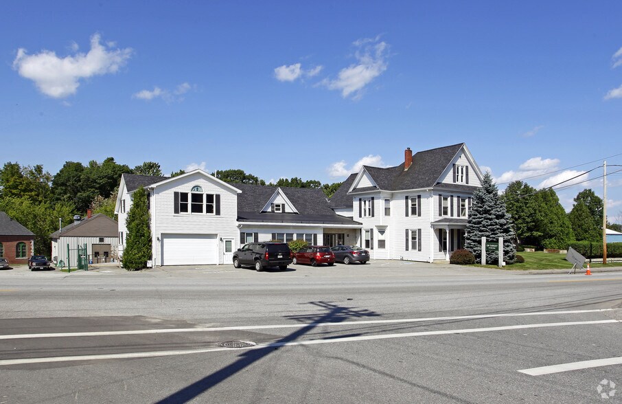 617 Water St, Gardiner, ME 04345