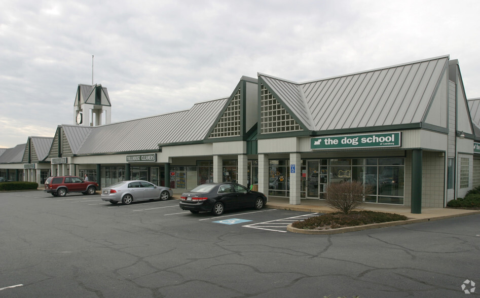 305 E Market St, Leesburg, VA for lease - Building Photo - Image 2 of 11