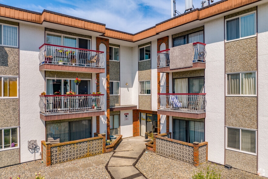 801 Gatensbury St, Coquitlam, BC for sale - Building Photo - Image 3 of 4