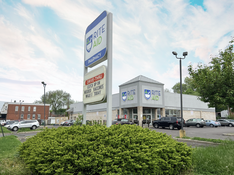 6731 Woodland Ave, Philadelphia, PA for lease - Building Photo - Image 1 of 3