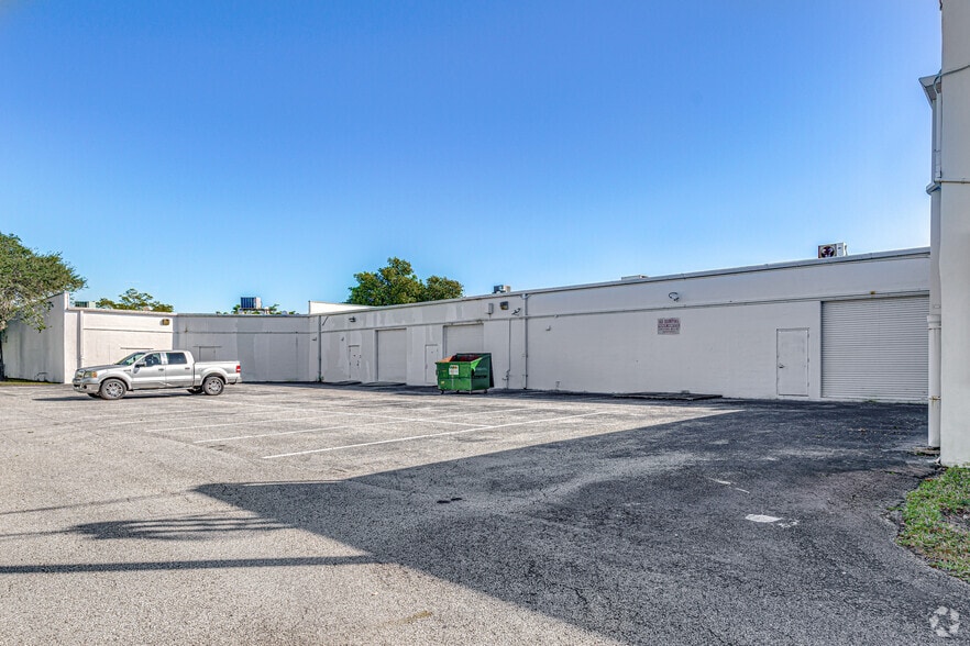 1801 S Perimeter Rd, Fort Lauderdale, FL for lease - Building Photo - Image 3 of 4