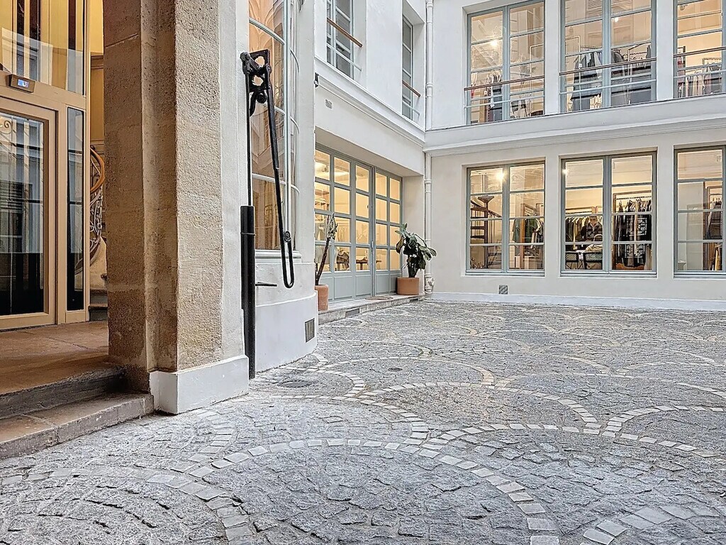 Location Bureaux 85 m² - Photo 1