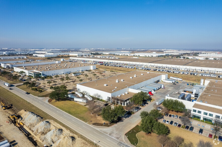 5601 Alliance Gateway Fwy, Fort Worth, TX for lease - Aerial - Image 2 of 5