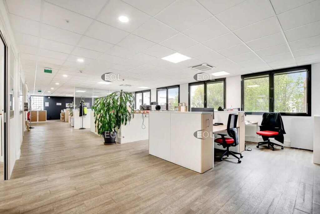 Vente Bureaux 174 m² à 1 335 m² - Photo 1