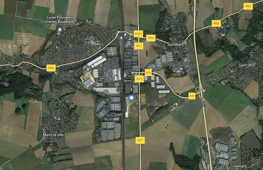 Industrial in Saint-Witz for lease - Building Photo - Image 3 of 4