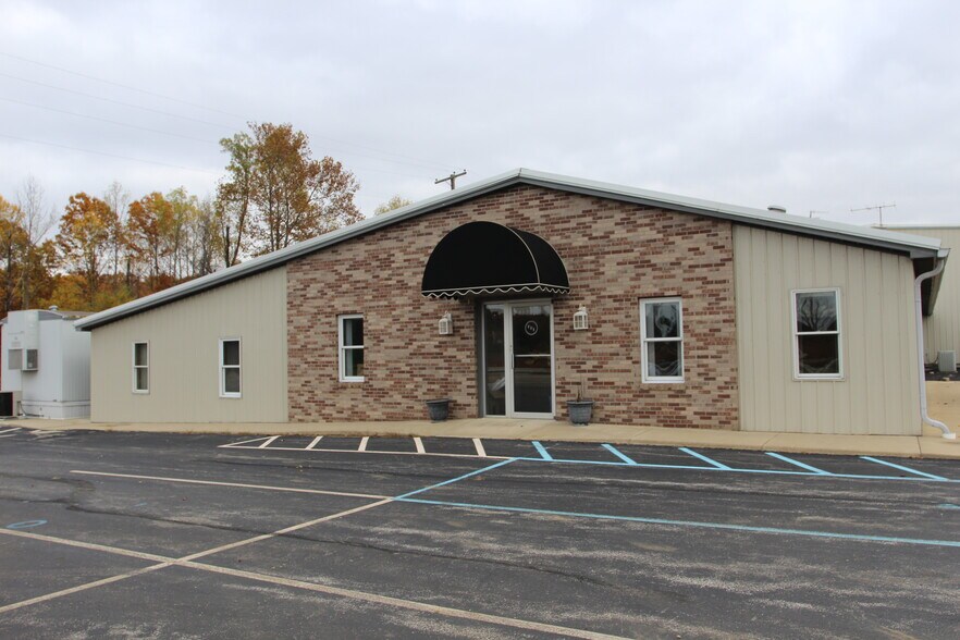 8768 N Wayport Rd, Bloomington, IN for sale - Building Photo - Image 1 of 1