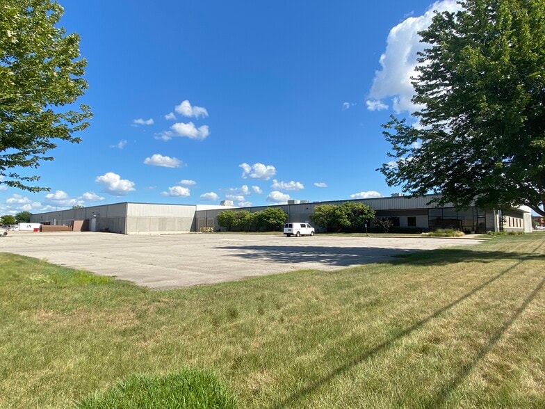 1155 Sherman Rd, Hiawatha, IA for sale - Primary Photo - Image 1 of 1