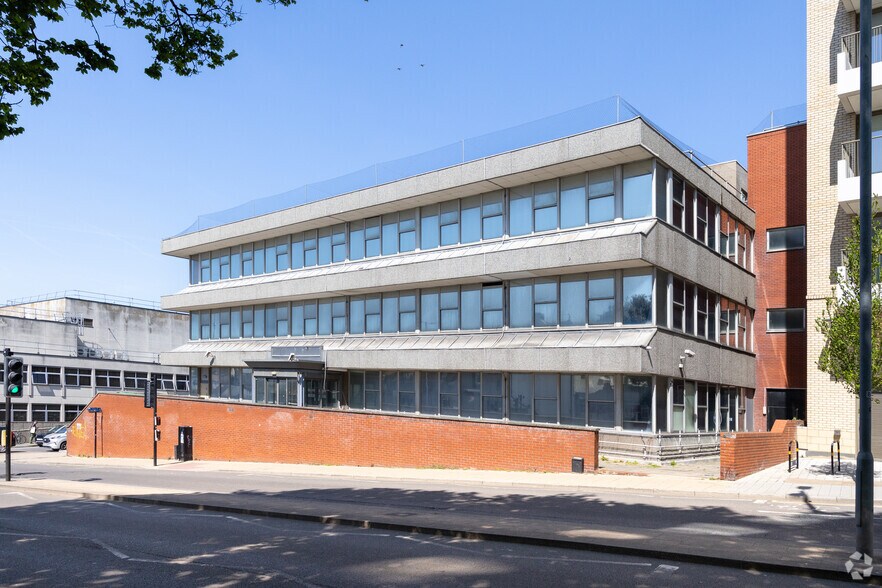 30-35 Edward St, Brighton for lease - Building Photo - Image 2 of 3