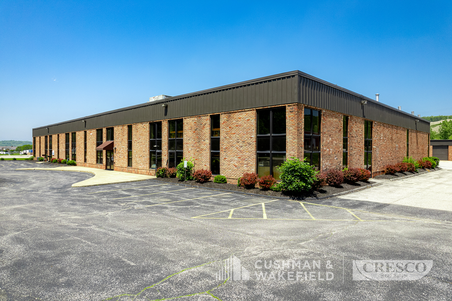 10111 Sweet Valley Dr, Valley View, OH for lease - Building Photo - Image 1 of 9