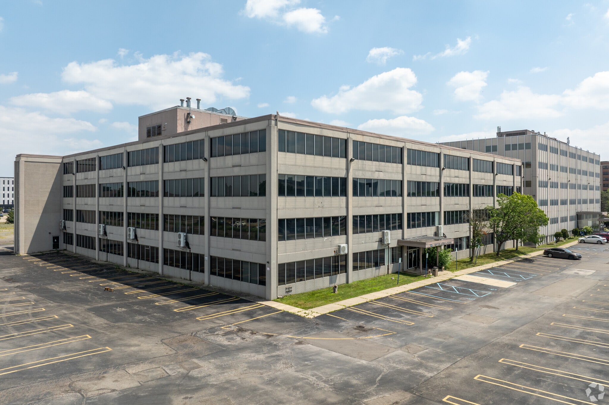 23100 Providence Dr, Southfield, MI for sale Primary Photo- Image 1 of 11