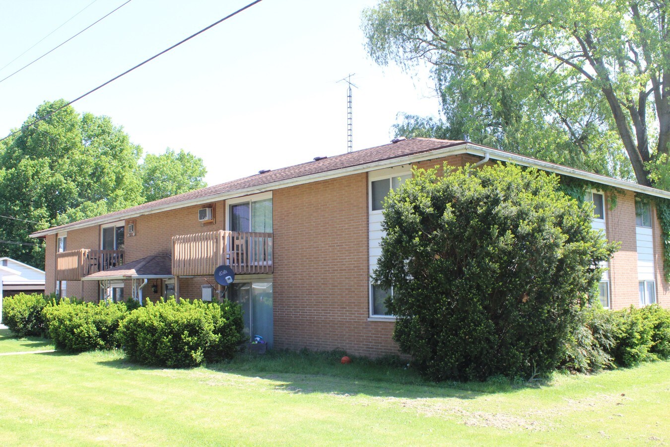 310320 E Arlington St, Bangor, MI 49013