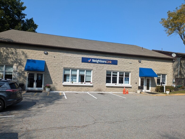 27 Columbus Ave, Mount Kisco, NY for lease - Building Photo - Image 3 of 3