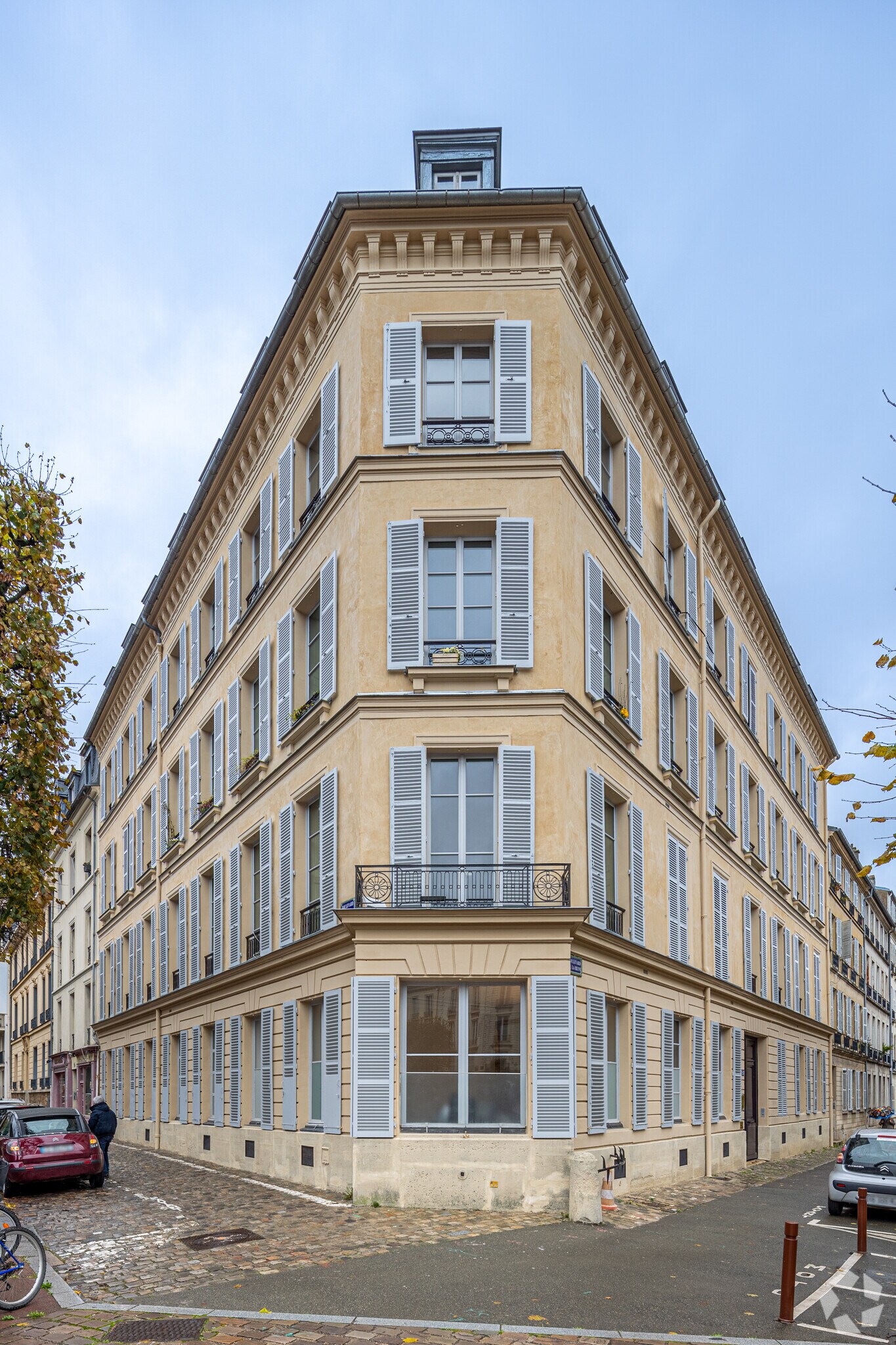 Boulevard De La Reine, Versailles for lease Primary Photo- Image 1 of 2
