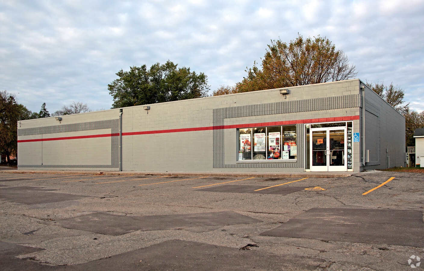 507 N Sibley Ave, Litchfield, MN 55355