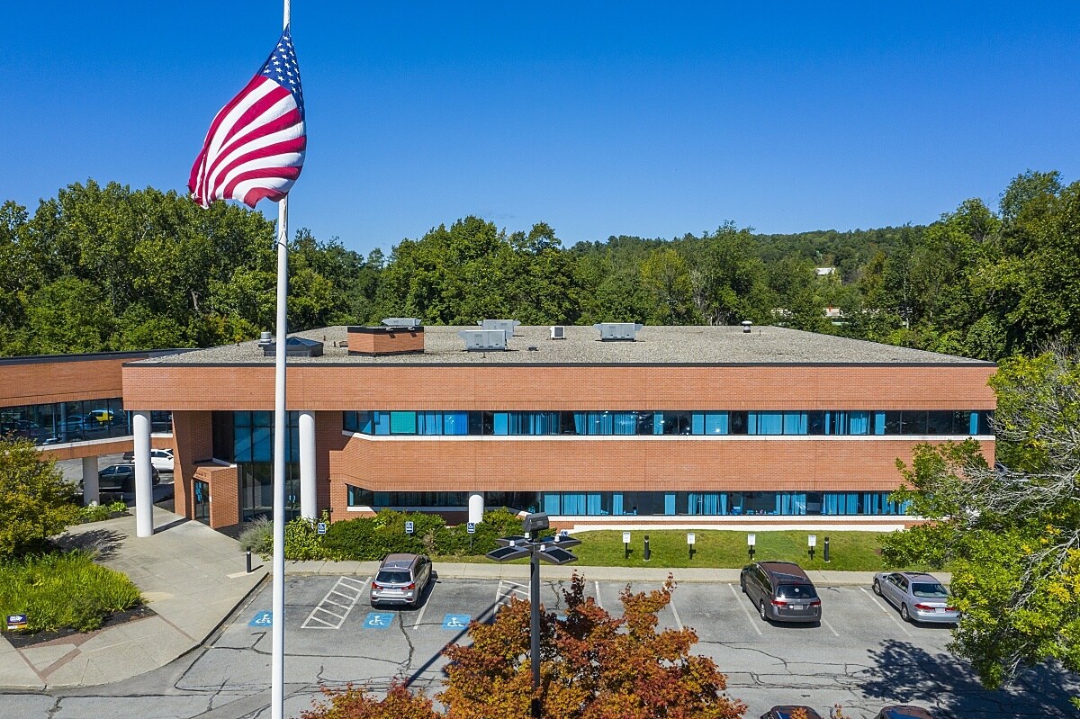 690 Mechanic St, Leominster, MA 01453 Crossroads II