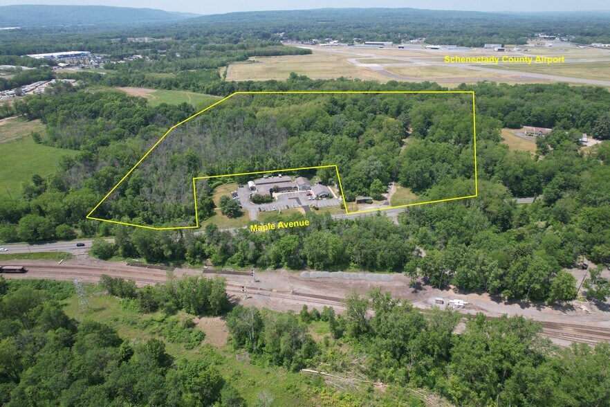 61 Maple Ave, Glenville, NY 12302